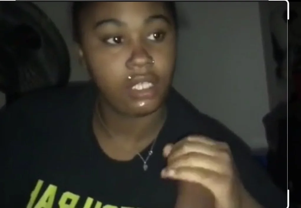 Bad mom facial interrupted...Bad mom caught mid facial main image