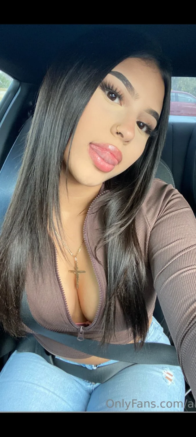 Thicc Latina Teen image 9