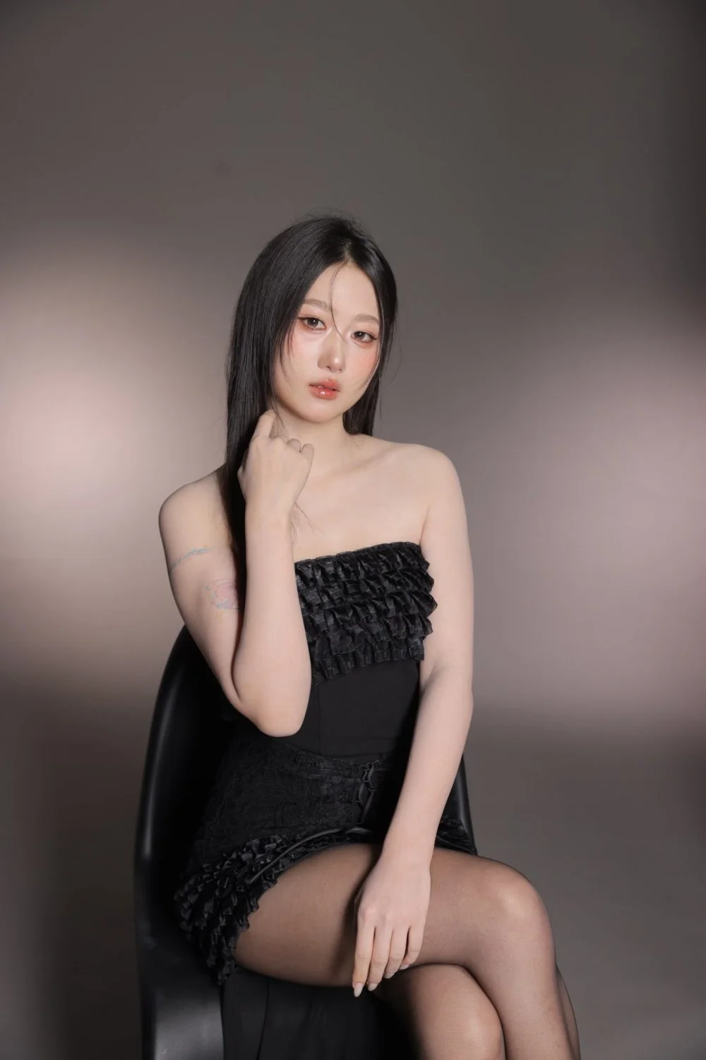 Chinese wannabe webslut Liu - 25yo with sexy feet image 23