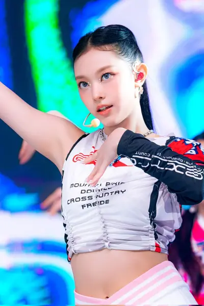 Random Idol (Kpop) Pictures 65 cover image