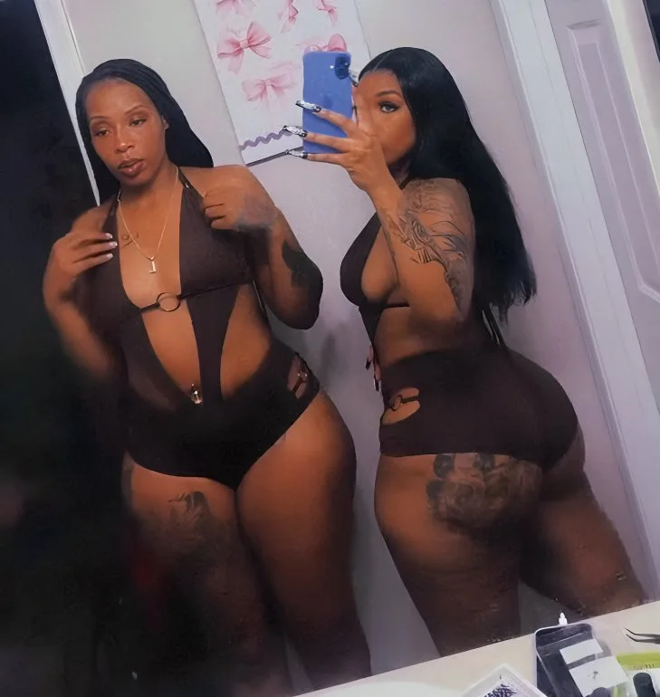 The baddest siblings live!!!!! 🤎👜👏🏾👏🏽 main image