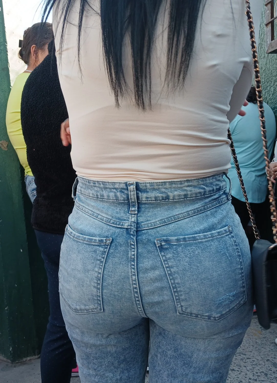 Voyeur rica mami culona hermosa se da cuenta image 2
