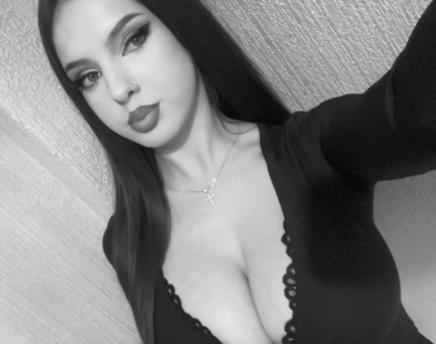 Thick and busty Romanian slut Sorina image 44