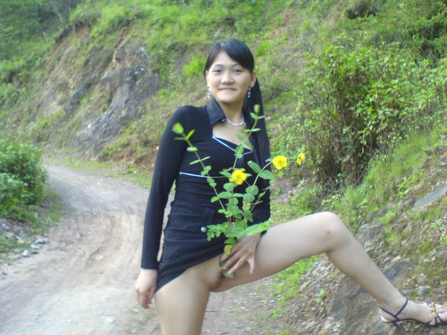 Chinese amateur girl 61 image 2
