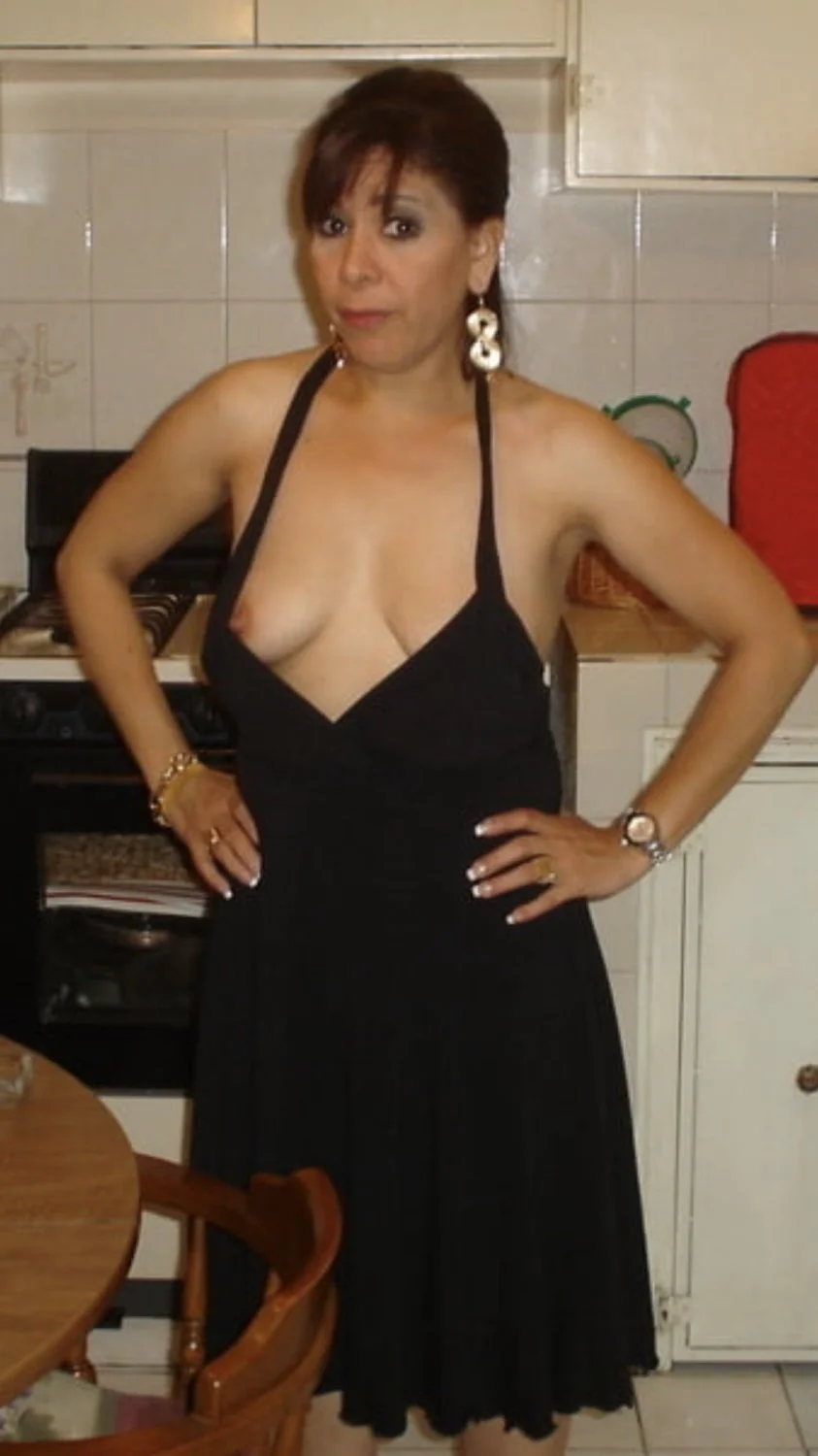 Italian GILF Whore wife still has a perfect body. That pussy grip tho🤤🤤🤤🔥 image 22