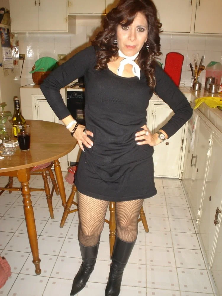 Italian GILF Whore wife still has a perfect body. That pussy grip tho🤤🤤🤤🔥 image 38