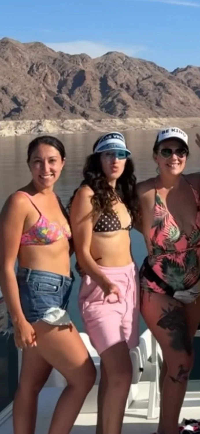 Paige G. and friends image 32