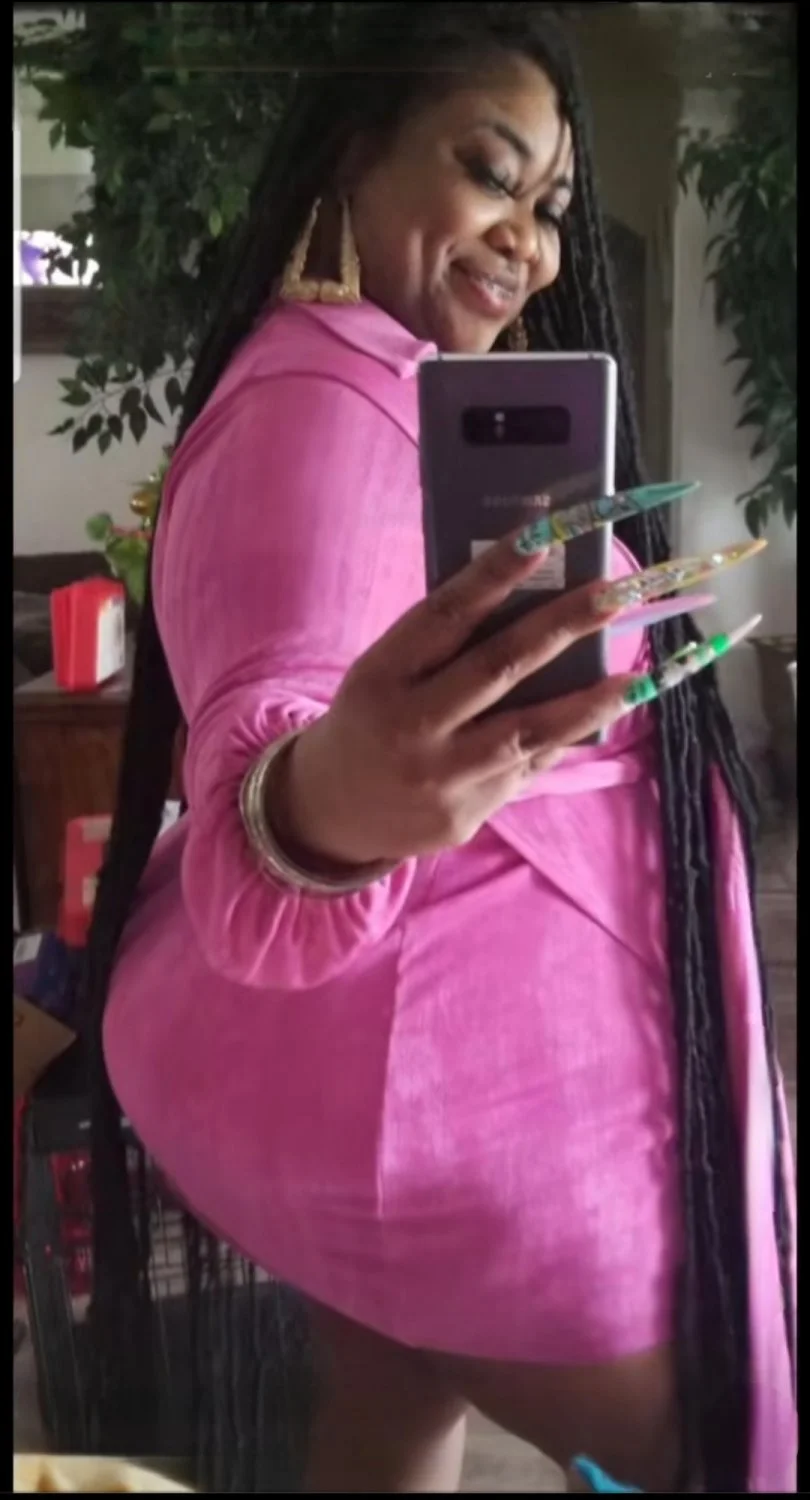 Redbone Big booty bbw aunty showing me her wet holes & twerk skills on FaceTime, she a nut buster💦 image 13