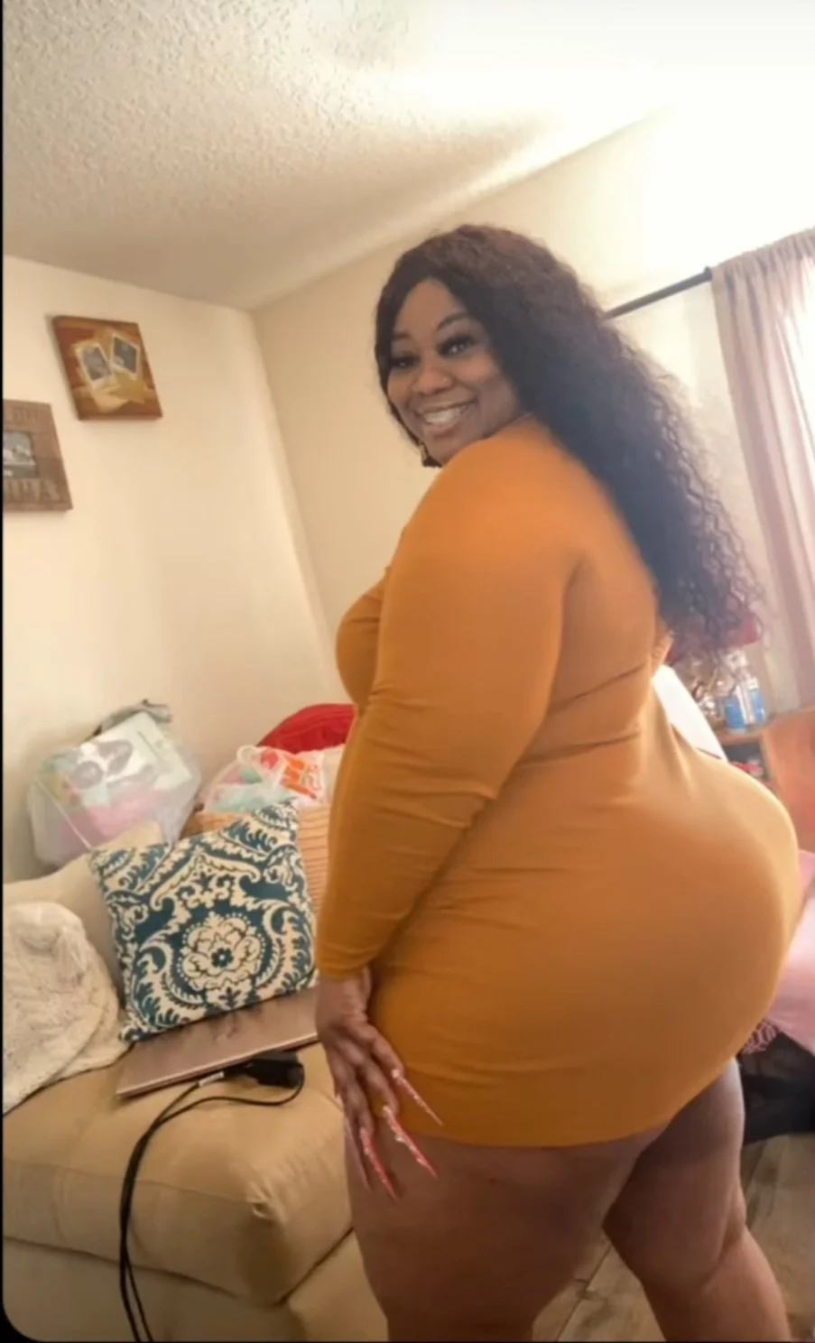 Redbone Big booty bbw aunty showing me her wet holes & twerk skills on FaceTime, she a nut buster💦 image 18