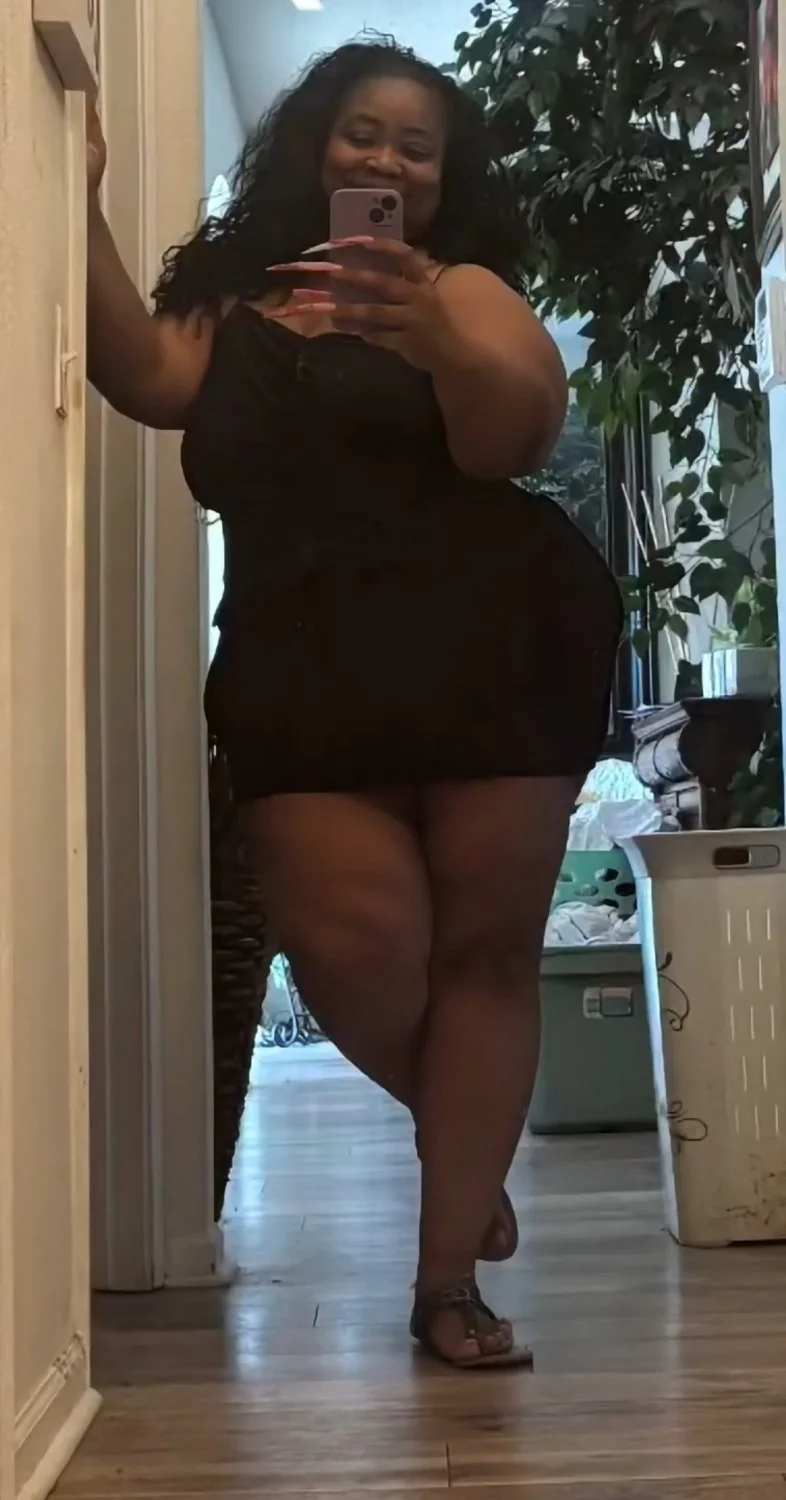 Redbone Big booty bbw aunty showing me her wet holes & twerk skills on FaceTime, she a nut buster💦 image 25