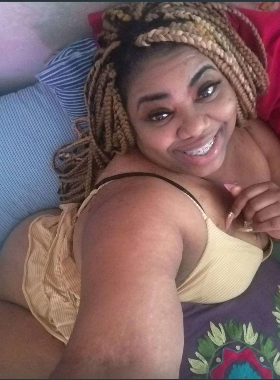 Redbone Big booty bbw aunty showing me her wet holes & twerk skills on FaceTime, she a nut buster💦 image 28