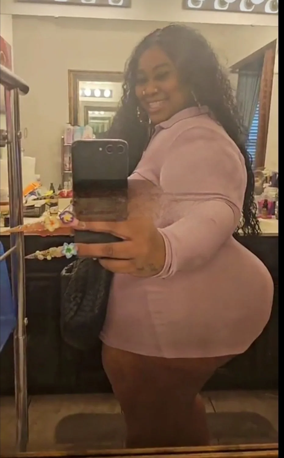 Redbone Big booty bbw aunty showing me her wet holes & twerk skills on FaceTime, she a nut buster💦 image 30