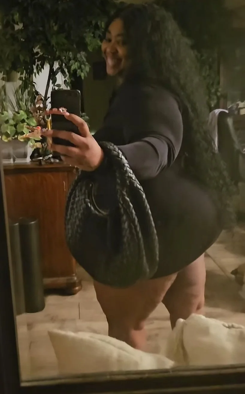 Redbone Big booty bbw aunty showing me her wet holes & twerk skills on FaceTime, she a nut buster💦 image 34