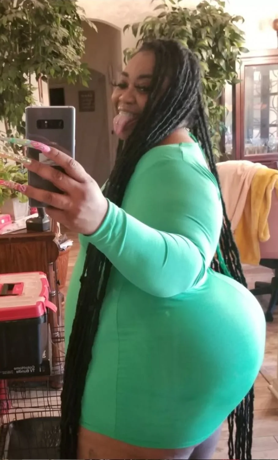 Redbone Big booty bbw aunty showing me her wet holes & twerk skills on FaceTime, she a nut buster💦 image 37