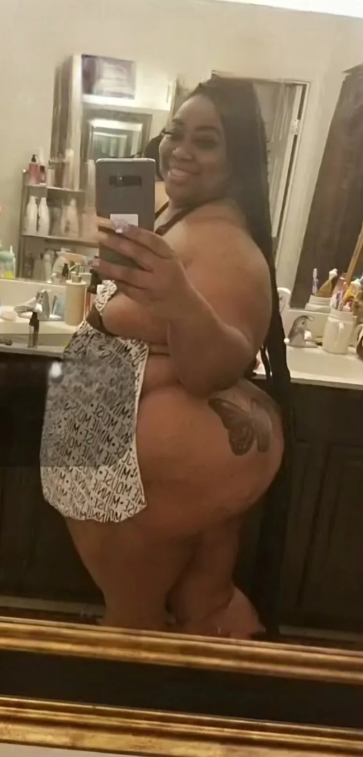 Redbone Big booty bbw aunty showing me her wet holes & twerk skills on FaceTime, she a nut buster💦 image 39