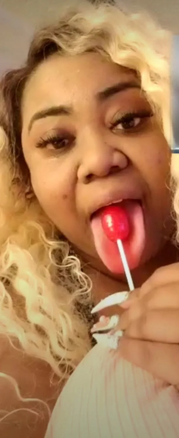Redbone Big booty bbw aunty showing me her wet holes & twerk skills on FaceTime, she a nut buster💦 image 49