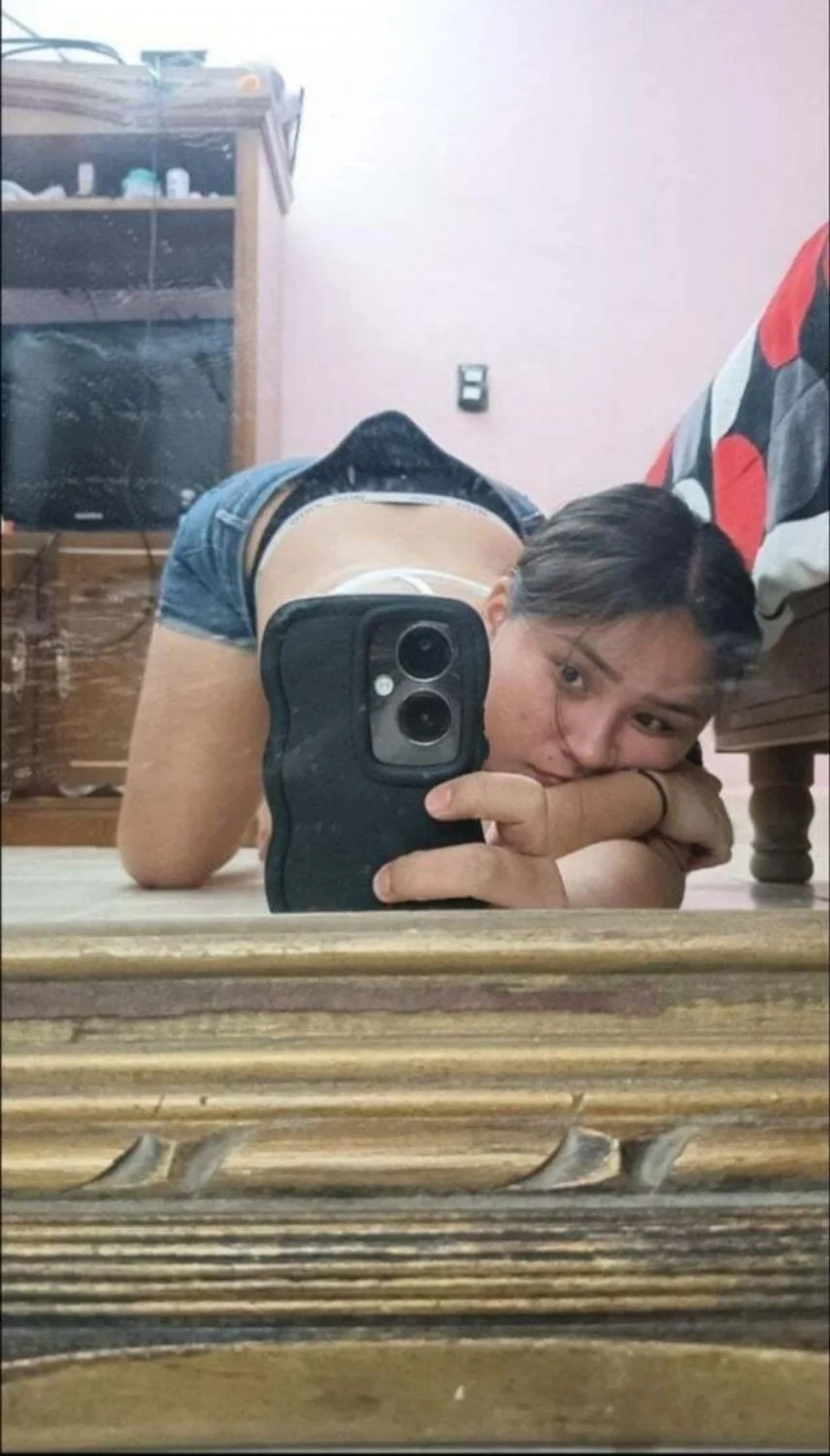 Trola Argentina hermosa gordita blanquita culona con coño peludita rico main image