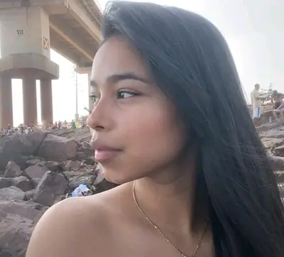 Tesão de novinha🔥 cover image