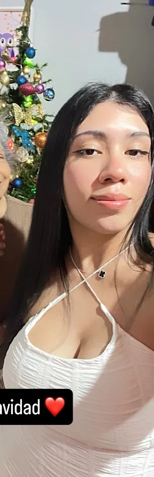 Pendeja tetona image 6