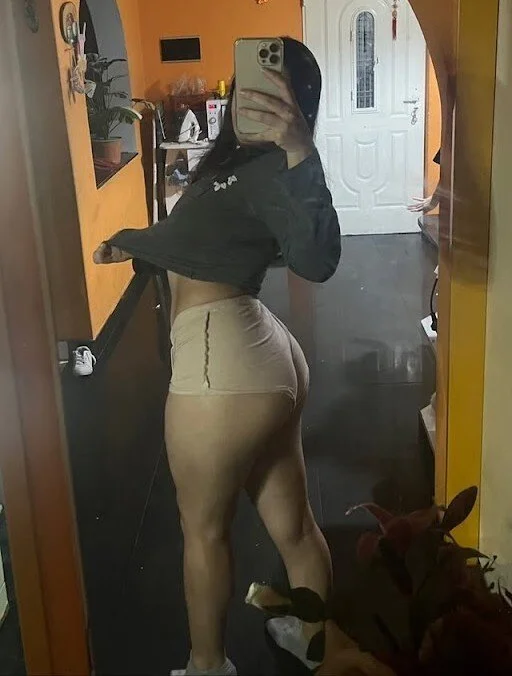 Pendeja tetona image 8