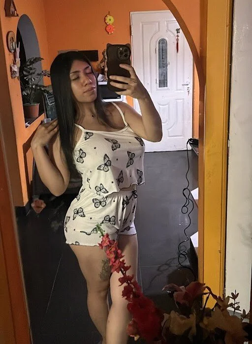 Pendeja tetona image 9