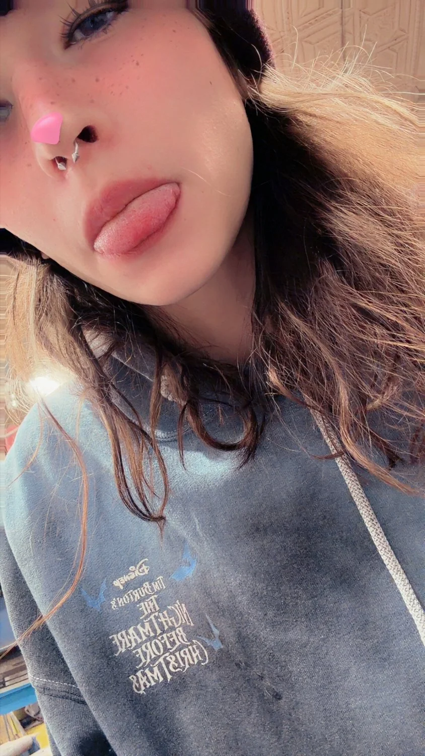 Who wants to fuck my busty teen ass main image