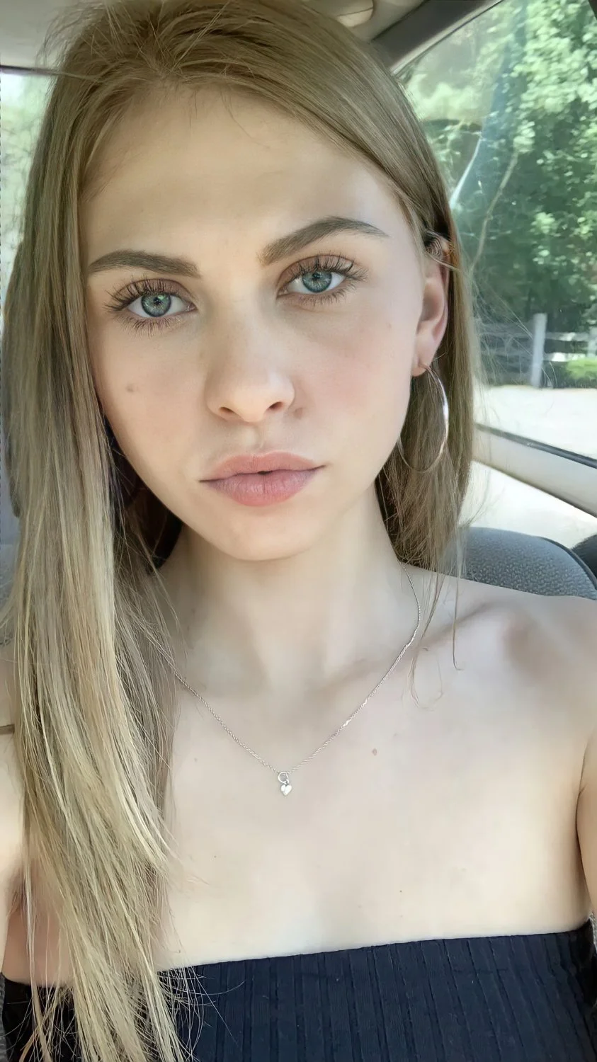 Ava image 34