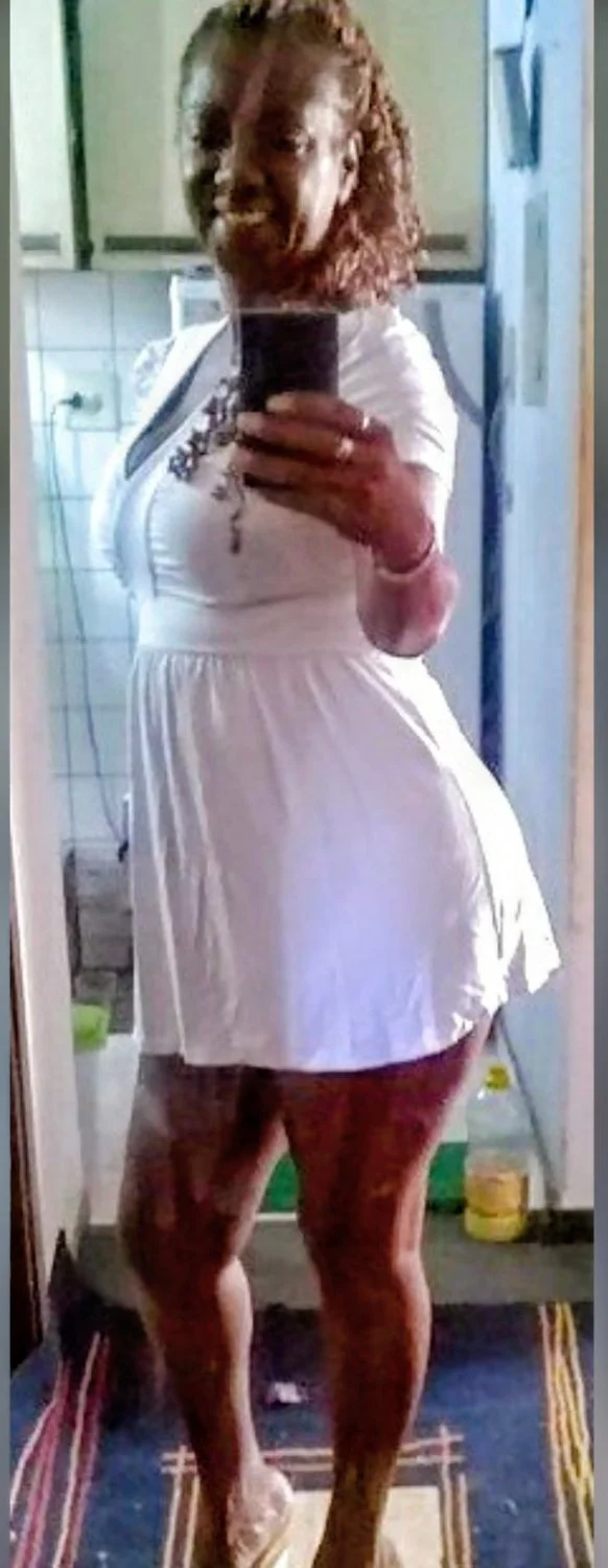 UNA VECINA DE MI HERMANA ANDUVE CON ELLA ES PUTISIMA LE ENCANTA LA PINGA Y MAMA RICO EL BOLLO image 4