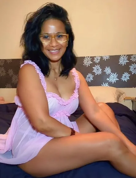 MILF CARMELA image 26