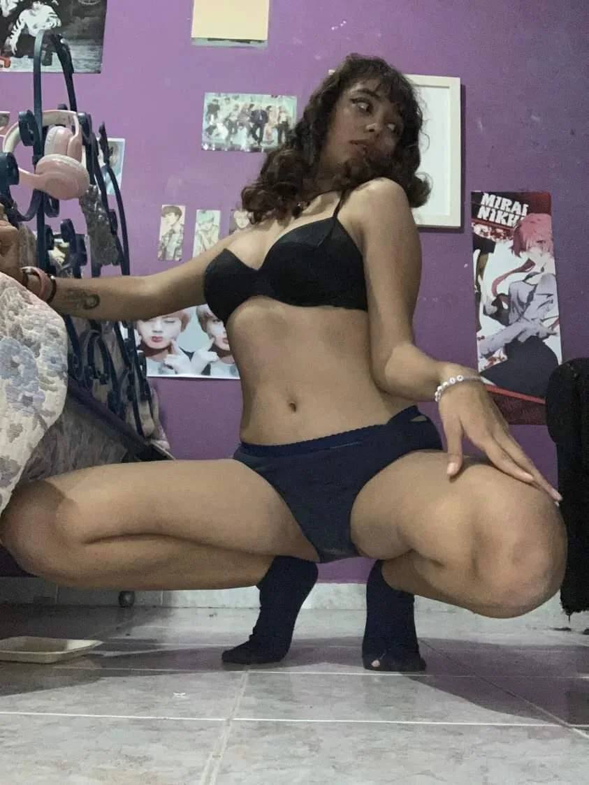 Novinha puta vazada depois de mandar foto da buceta pro ficante! safada caiu na net image 6