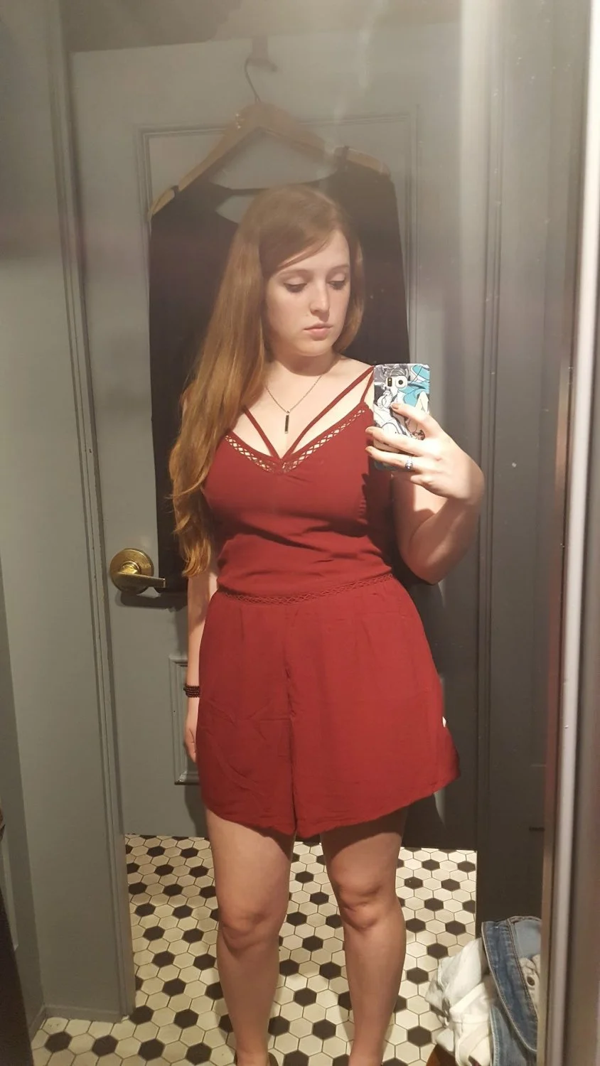 Haley wants the world to see her cunt main image