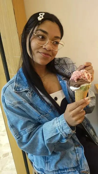 namorada do corninho se masturba enquanto fala como deu para outro macho cover image
