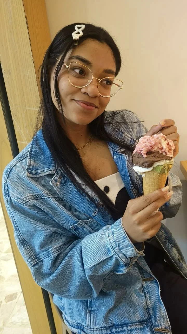 namorada do corninho se masturba enquanto fala como deu para outro macho image 1