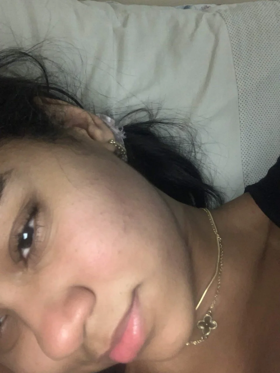 namorada do corninho se masturba enquanto fala como deu para outro macho image 12