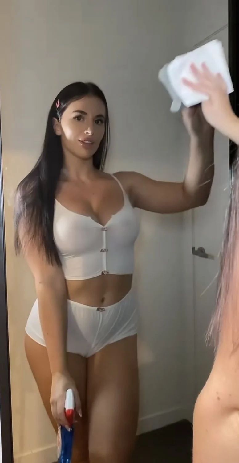 Isabelle jade image 2