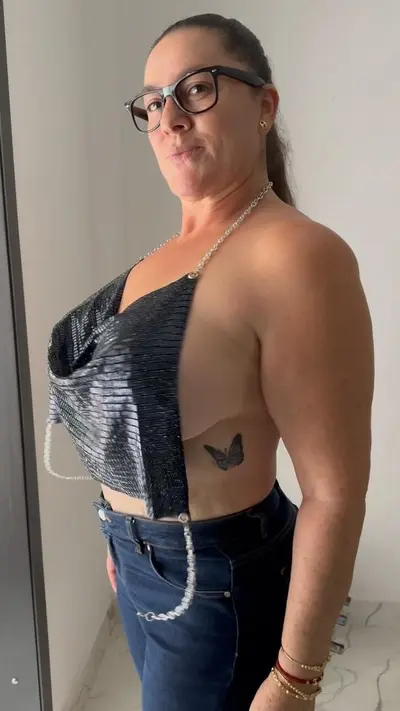 Juicy Latin Momma cover image