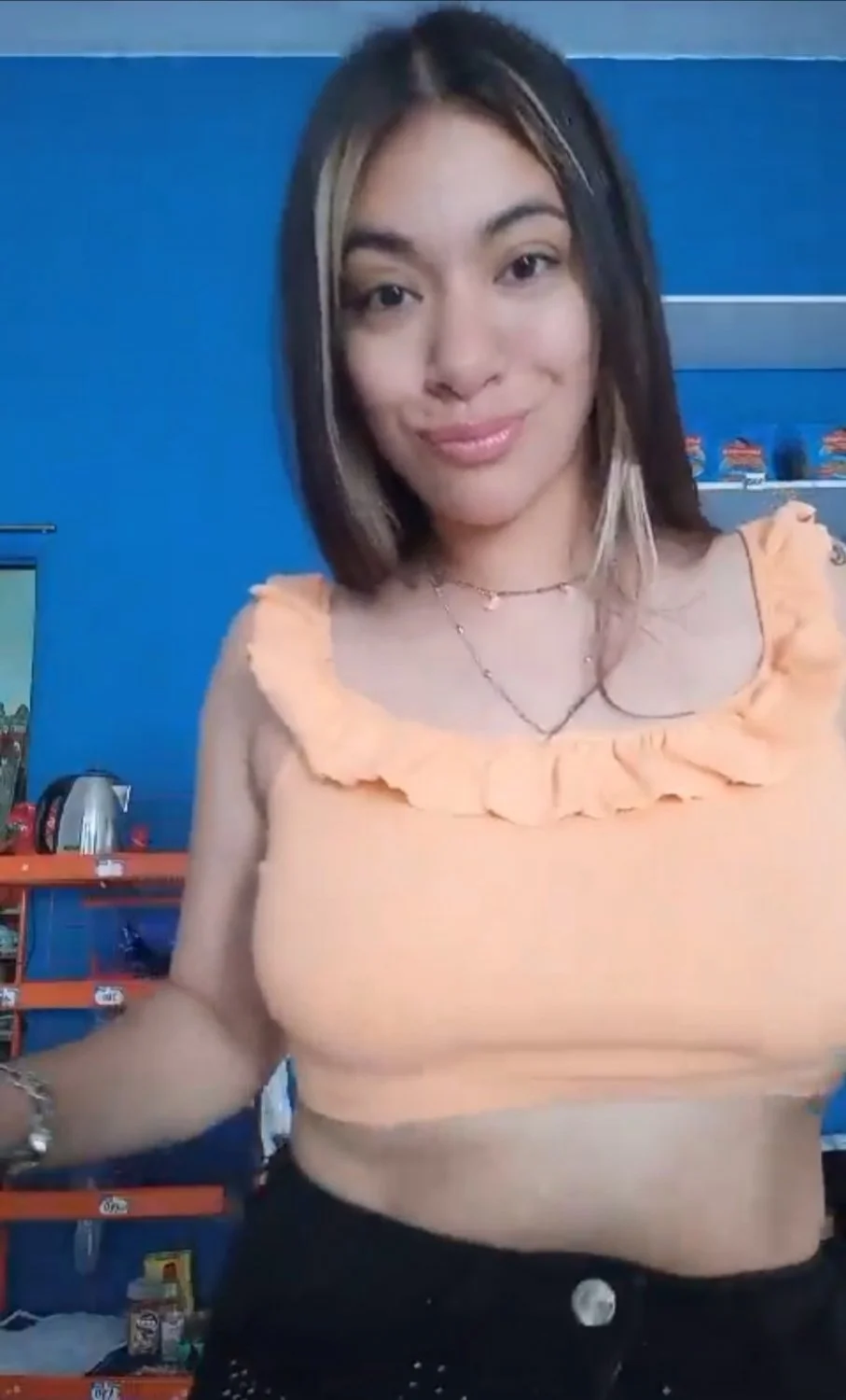 🔥 No puede dejar de ser puta ni en su trabajo 🔥🍒 main image