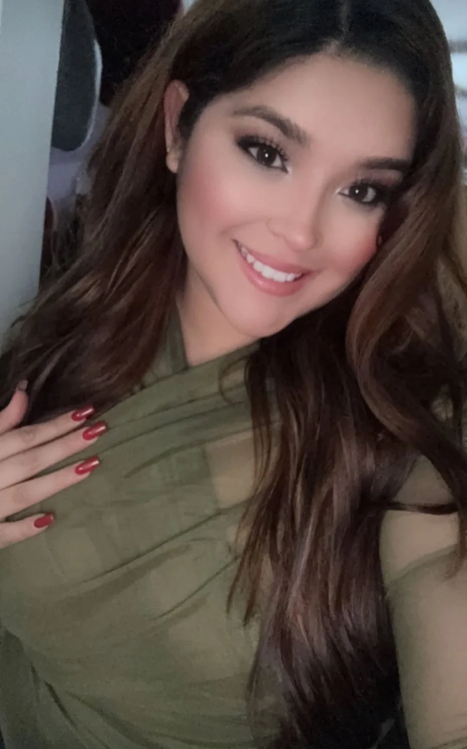 Waukegan babe main image