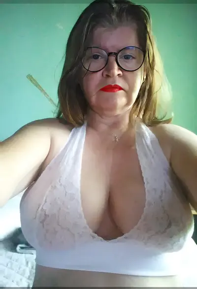 Corno pediu pra mostra as tetona caída da putona que já amamentou muito macho e quer mais cover image