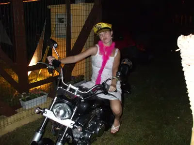 Gostosinha ficou soltinha na festa depois teve que aguentar rola dos machos cover image