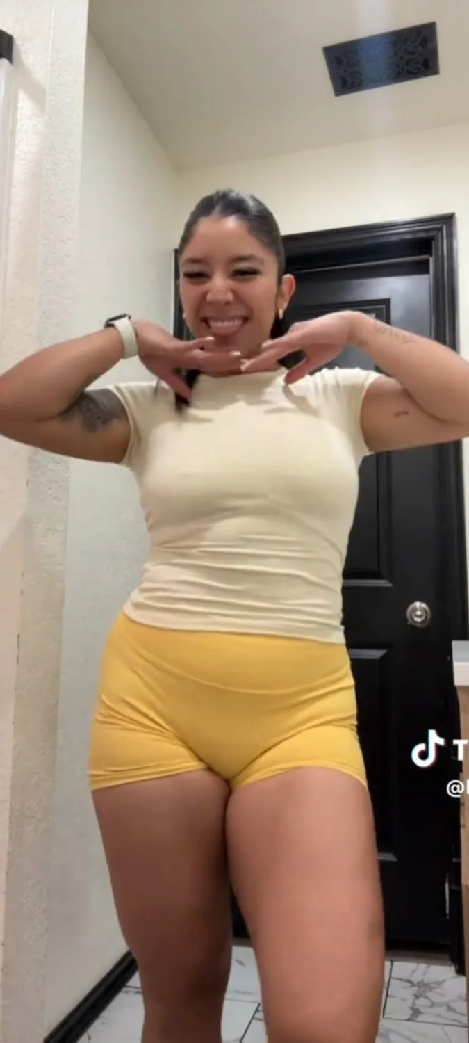 Gym girl leeean.1 i love her ass main image