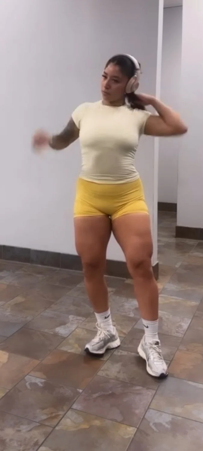 Gym girl leeean.1 i love her ass image 13