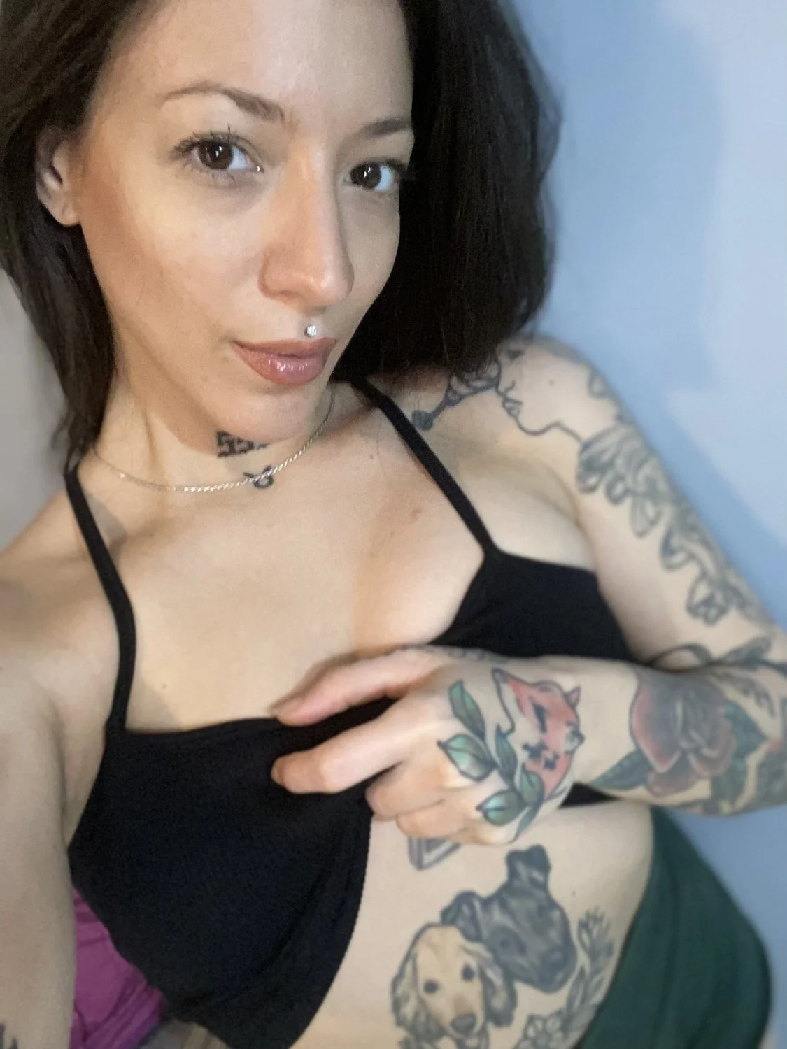 I'll let you cum between my tits if you lick it all up. DM me image 2