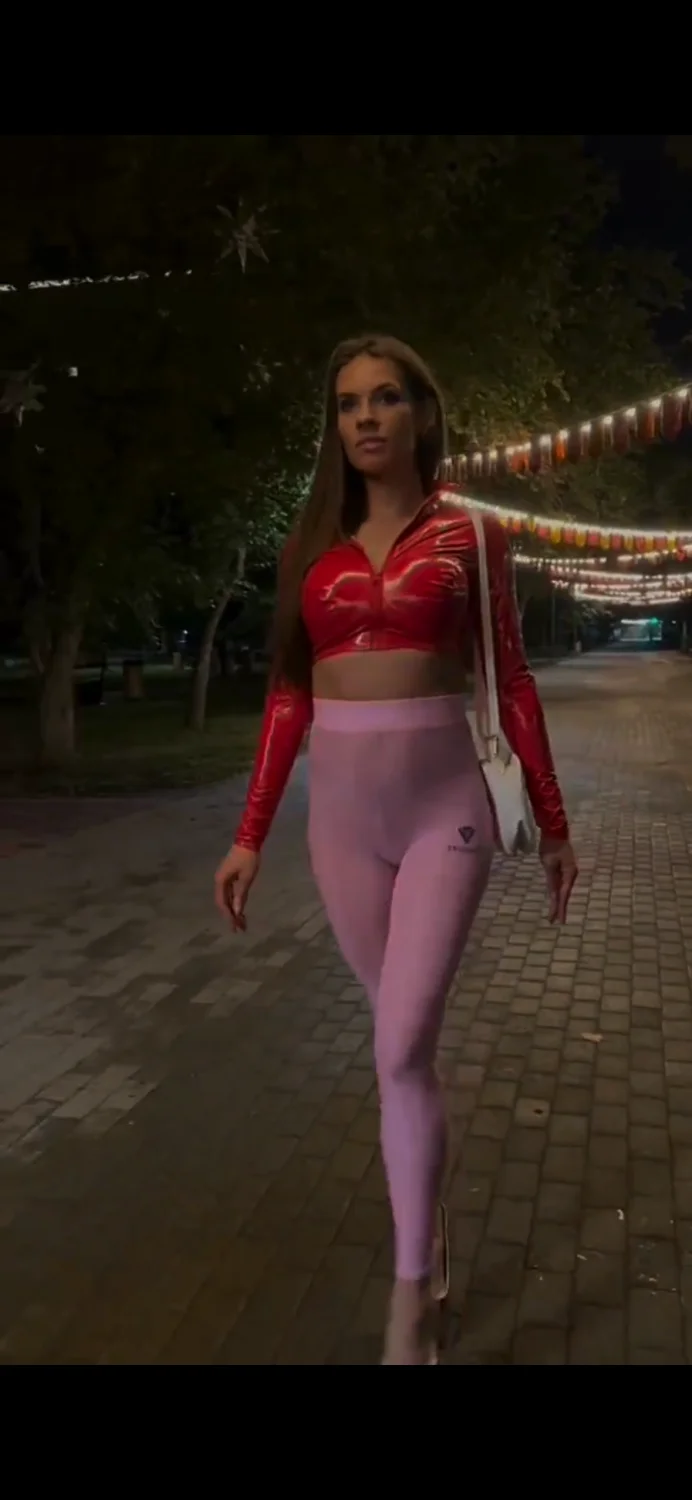 🥵 Sexy see trough pink cameltoe legging with LED buttplug toe🥵 image 9
