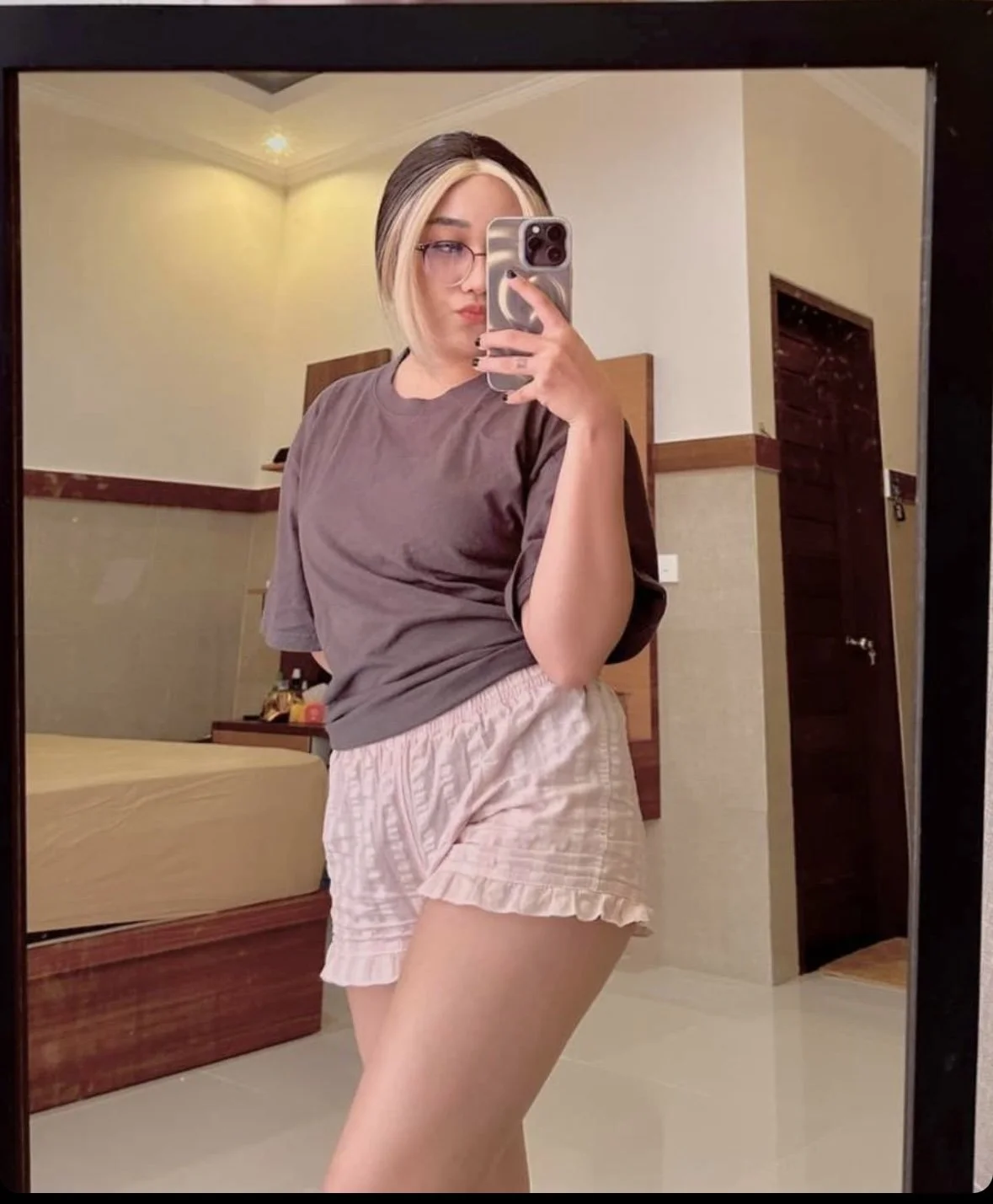 Singapore massage girl main image