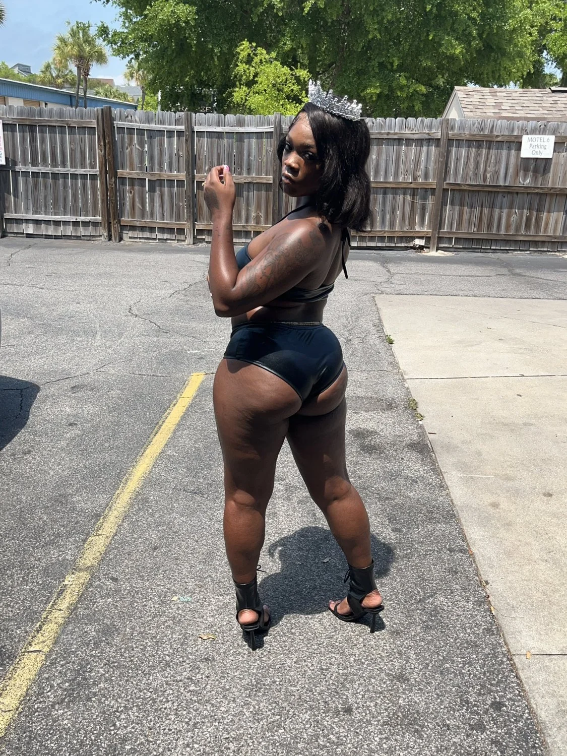 Big Booty Ghetto Thot Bitch image 3