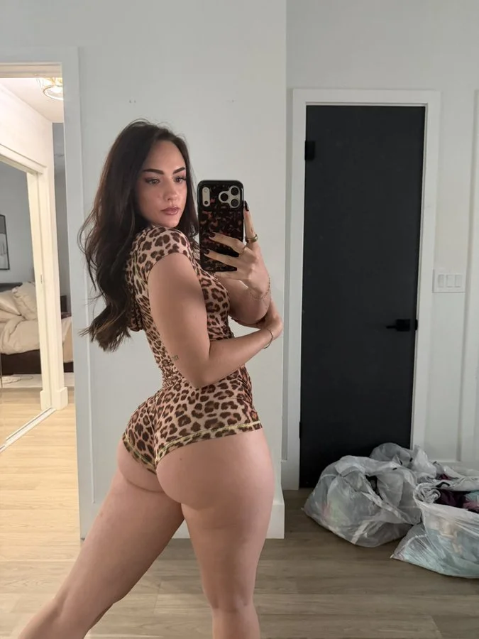 Lucien fine ass pawg image 1