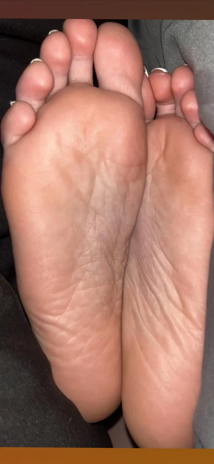 Gf feet expose image 4