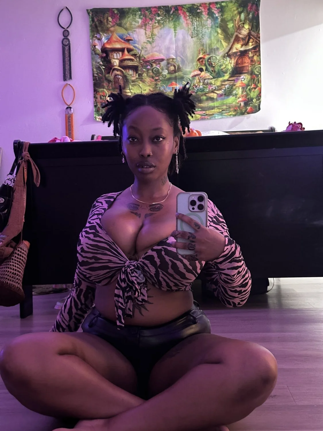 Spicy Ebony image 6