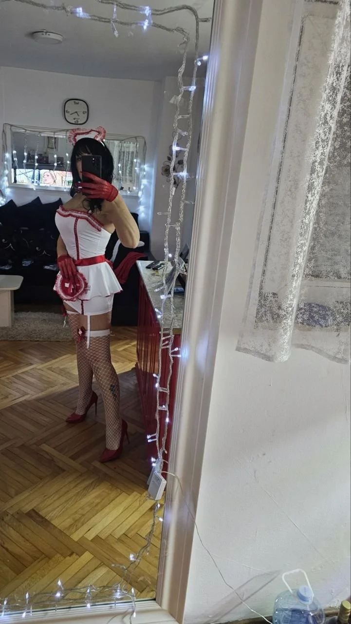 Leaked pictures of a mature Serbian milf image 30